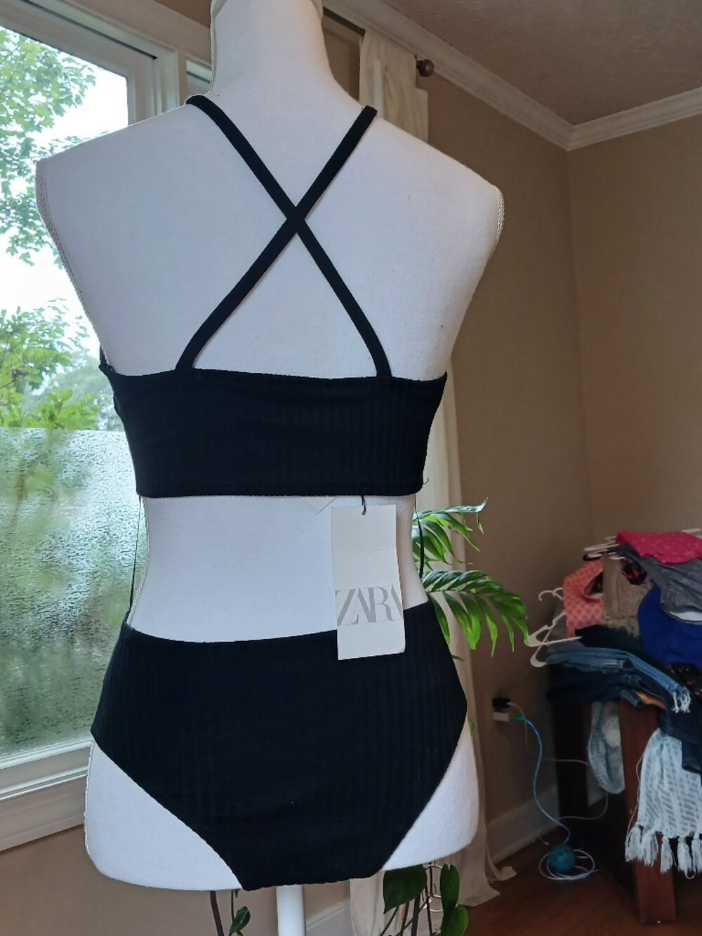 Zara Ribbed Bodysuit - Picture 2 of 4